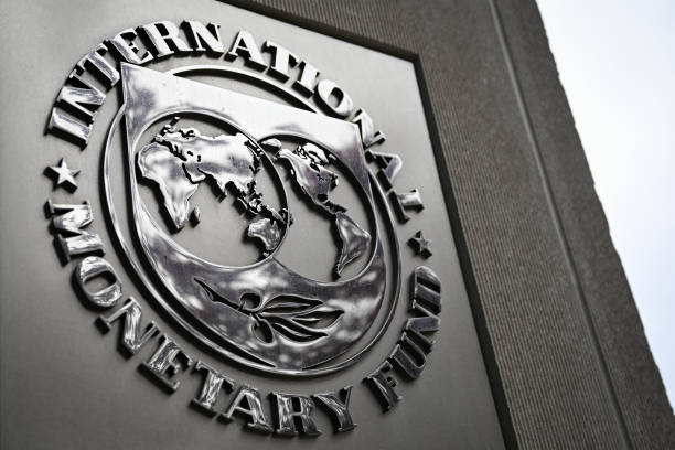 续请失业金人数创逾两年新高，IMF 警告美国经济风险